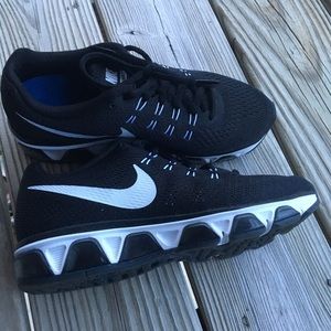 Nike Tailwind 8
